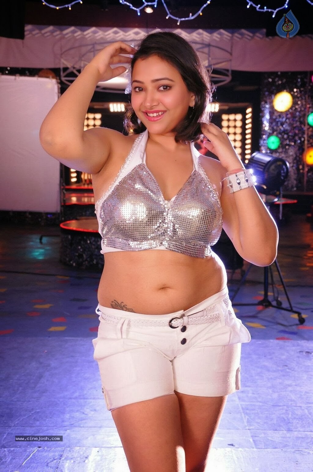 Swetha Basu Prasad Hot Pics - Photo 3 of 27