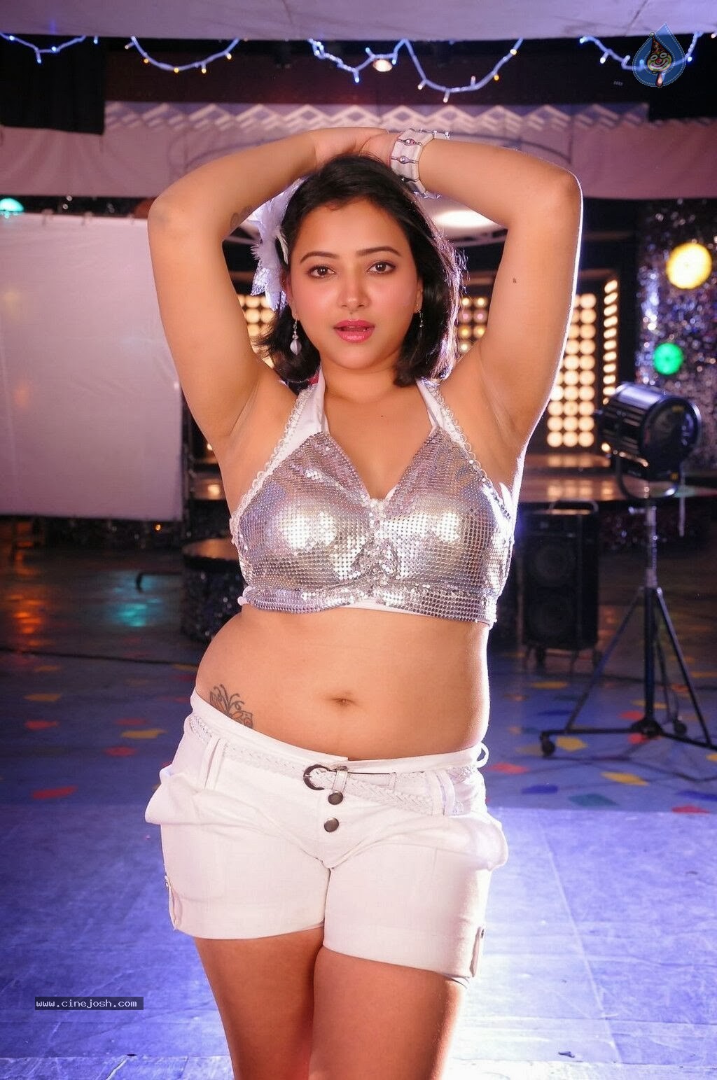 Swetha Basu Prasad Hot Pics - Photo 23 of 27
