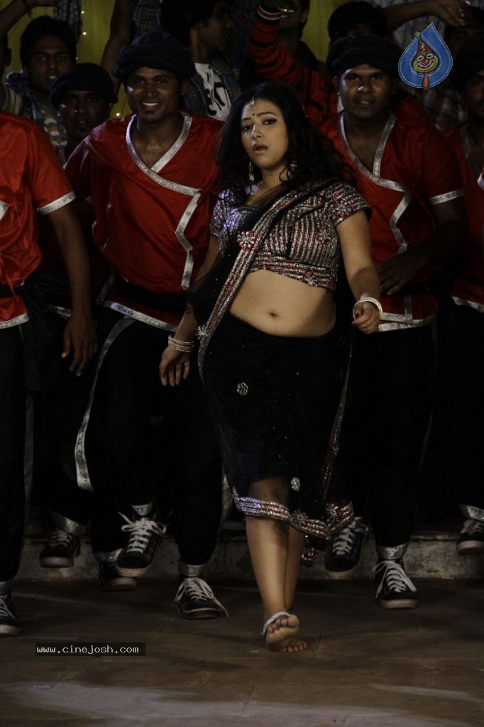 Swetha Basu Prasad New Spicy Stills - 18 / 151 photos