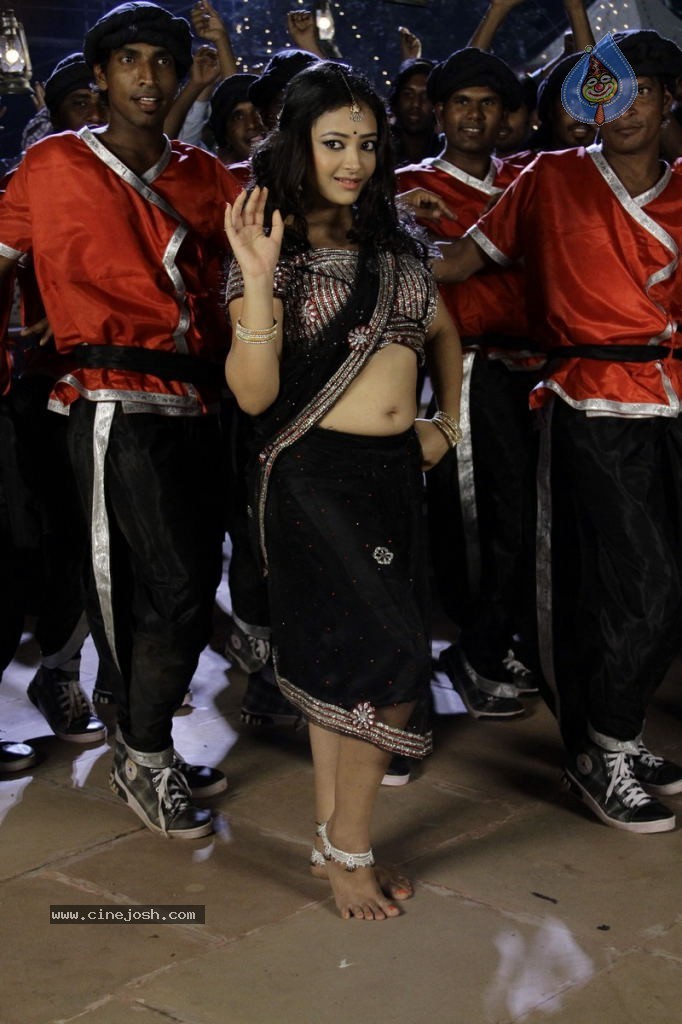 Swetha Basu Prasad New Spicy Stills - 28 / 151 photos