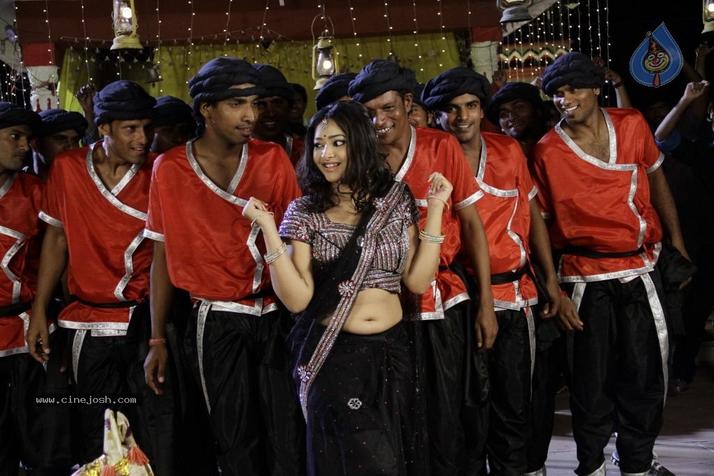 Swetha Basu Prasad New Spicy Stills - 35 / 151 photos