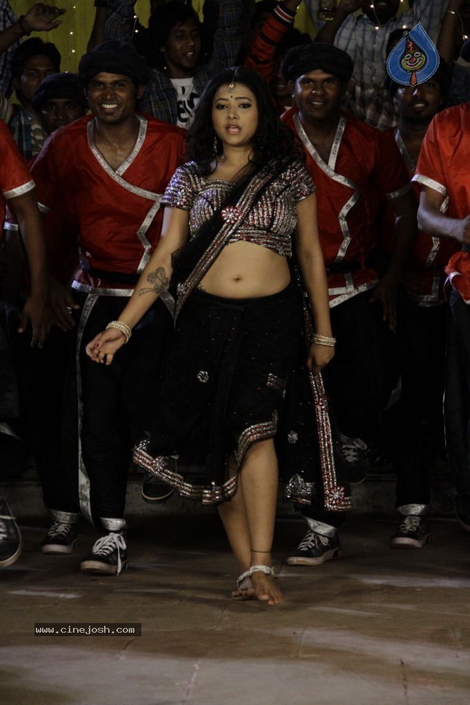Swetha Basu Prasad New Spicy Stills - 36 / 151 photos