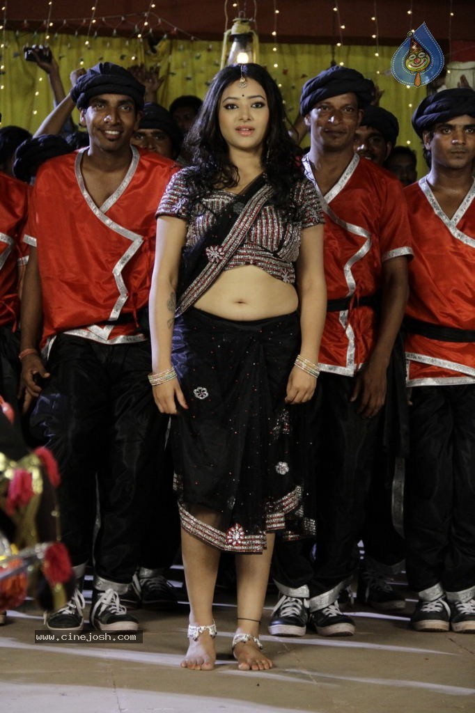 Swetha Basu Prasad New Spicy Stills - 39 / 151 photos