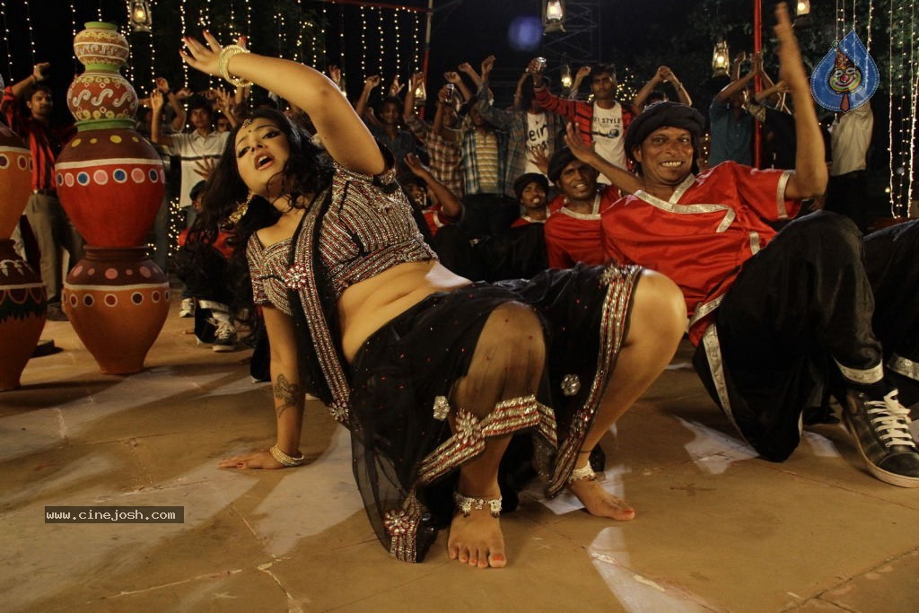 Swetha Basu Prasad New Spicy Stills - 67 / 151 photos