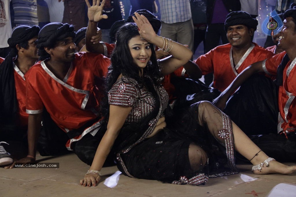 Swetha Basu Prasad New Spicy Stills - 72 / 151 photos