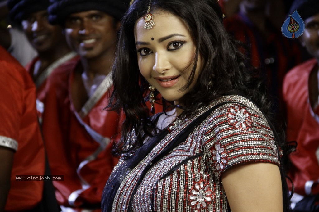 Swetha Basu Prasad New Spicy Stills - 81 / 151 photos