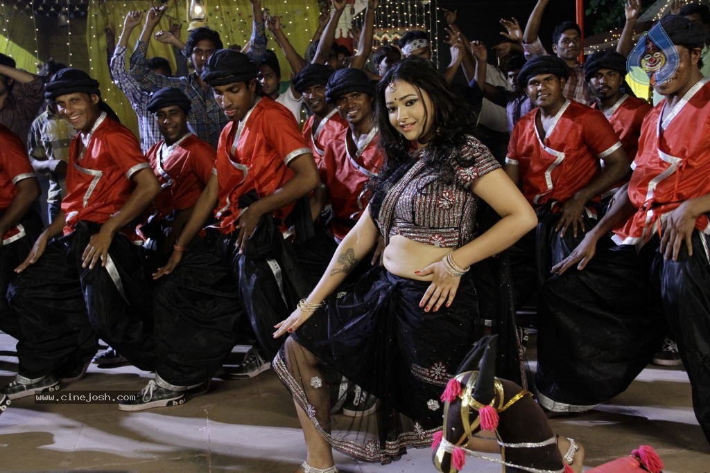 Swetha Basu Prasad New Spicy Stills - 109 / 151 photos