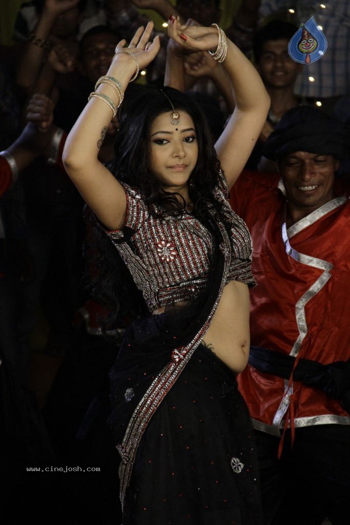 Swetha Basu Prasad New Spicy Stills - 120 / 151 photos