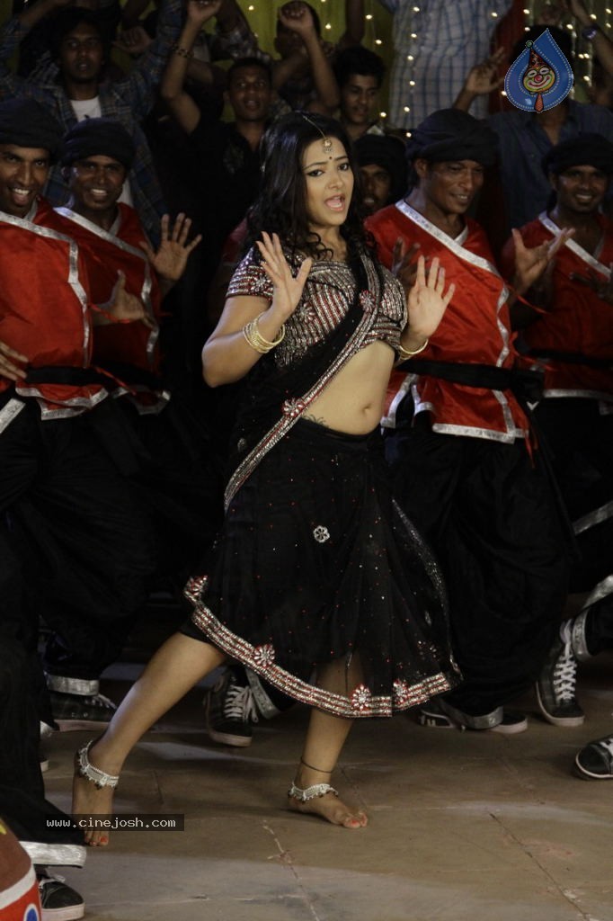 Swetha Basu Prasad New Spicy Stills - 139 / 151 photos