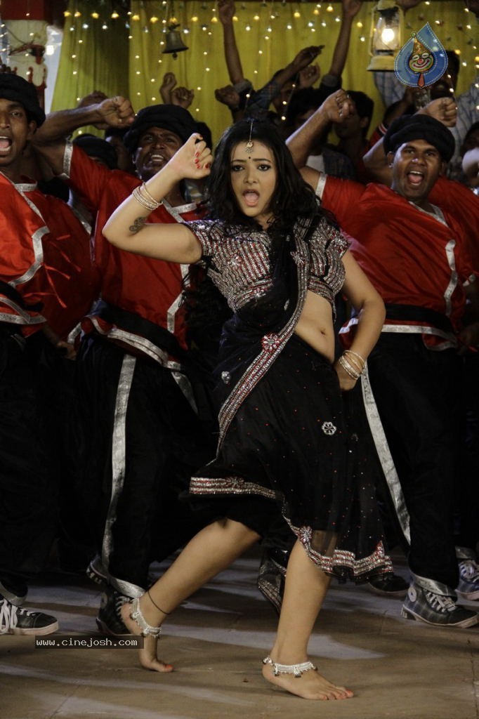 Swetha Basu Prasad New Spicy Stills - 144 / 151 photos