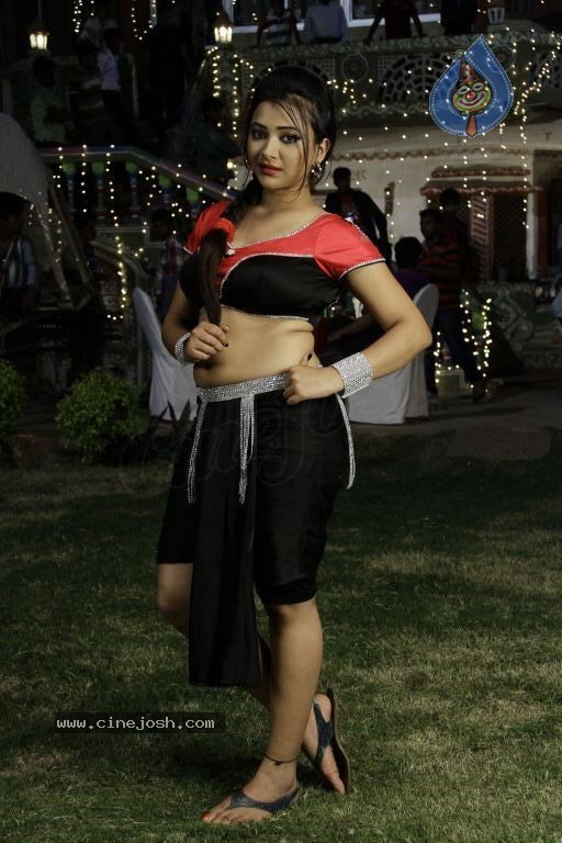 Swetha Basu Prasad Spicy Gallery - 2 / 132 photos