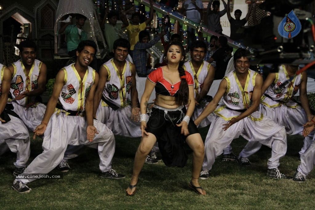 Swetha Basu Prasad Spicy Gallery - 63 / 132 photos