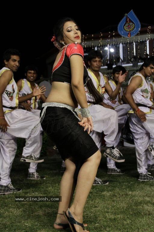 Swetha Basu Prasad Spicy Gallery - 110 / 132 photos