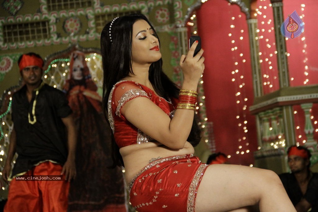 Swethabasu Prasad Spicy Gallery - 56 / 185 photos