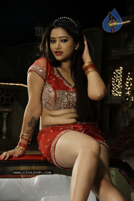 Swethabasu Prasad Spicy Gallery - 160 / 185 photos