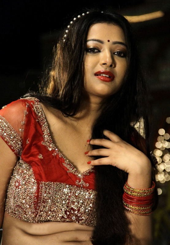 Swetha Basu Prasad Spicy Stills - 1 / 25 photos