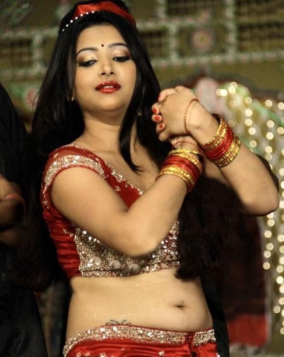 Swetha Basu Prasad Spicy Stills - 11 / 25 photos