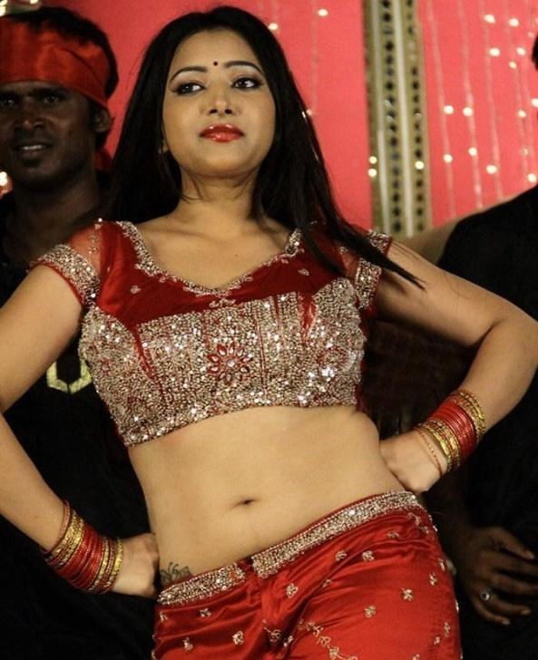 Swetha Basu Prasad Spicy Stills - 14 / 25 photos