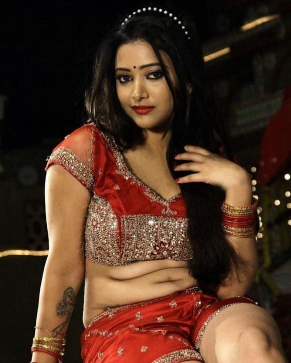 Swetha Basu Prasad Spicy Stills - 20 / 25 photos