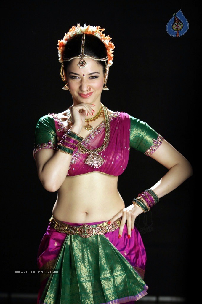 Tamanna New Hot Gallery - 5 / 140 photos
