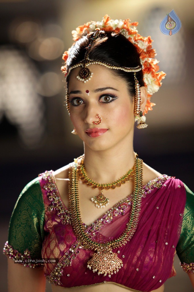 Tamanna New Hot Gallery - 9 / 140 photos