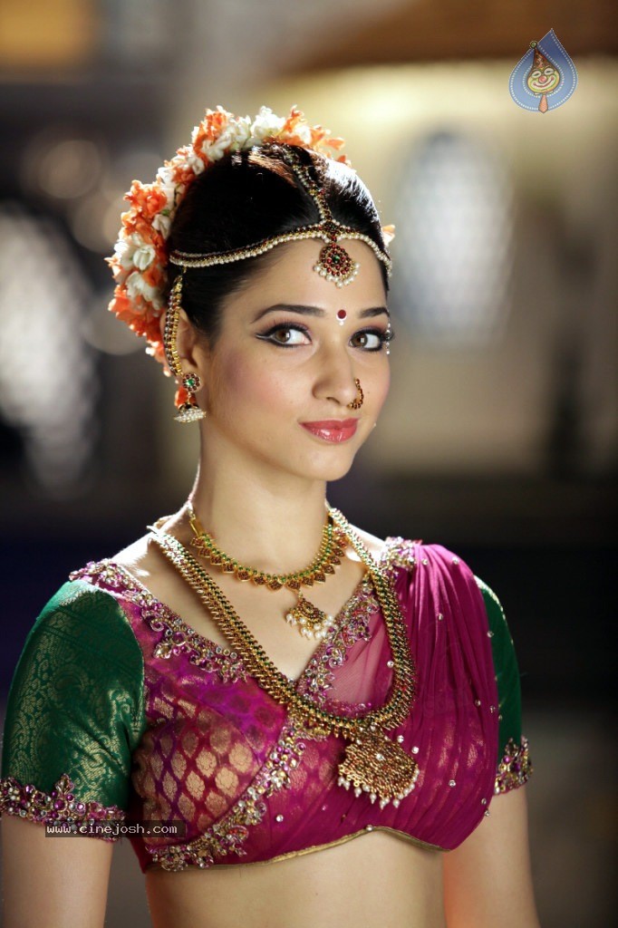 Tamanna New Hot Gallery - 21 / 140 photos
