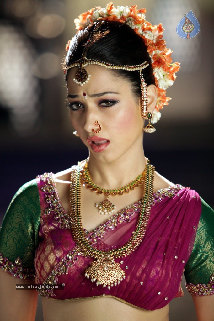 Tamanna New Hot Gallery - 132 / 140 photos