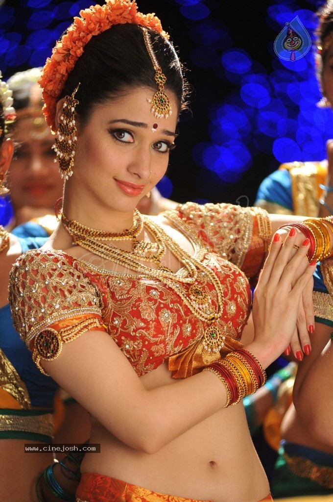 Tamanna New Hot Pics - 9 / 35 photos