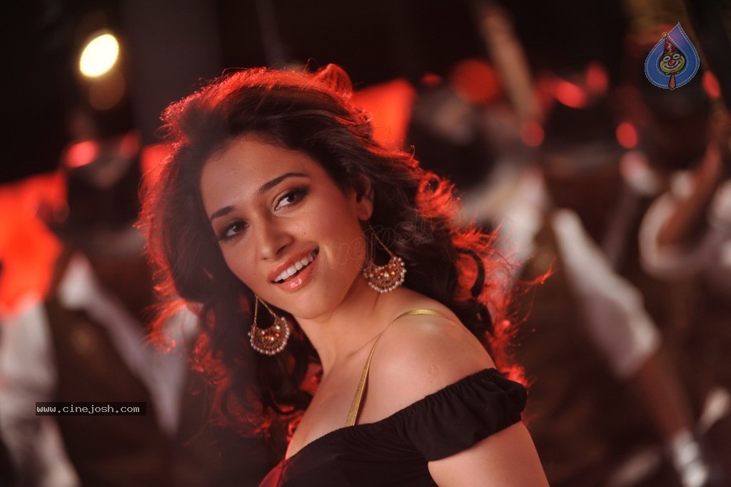 Tamanna New Spicy Stills - 33 / 113 photos