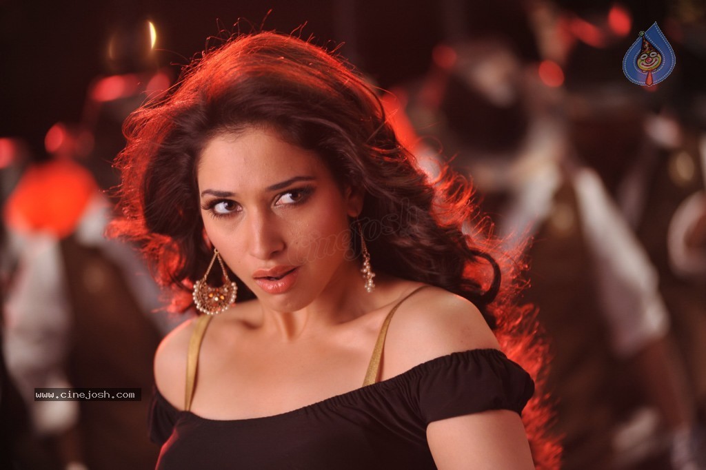 Tamanna New Spicy Stills - 71 / 113 photos