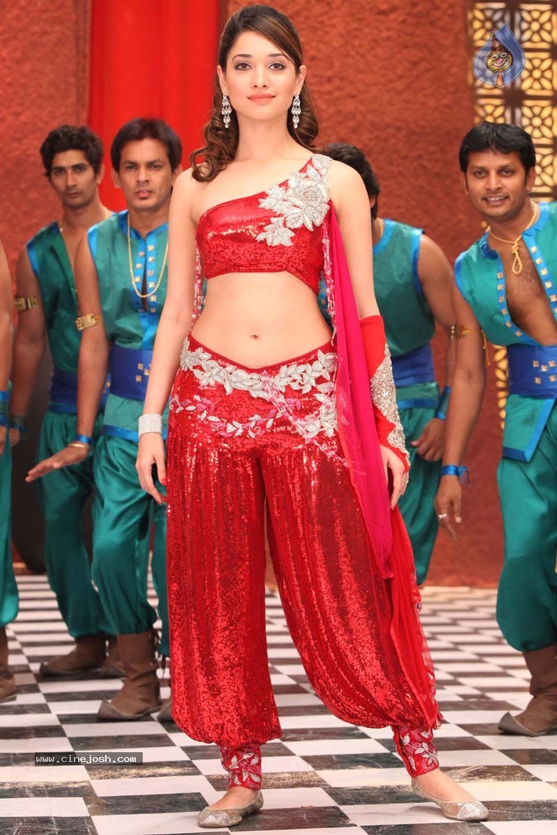 Tamanna Spicy Pics - 10 / 13 photos