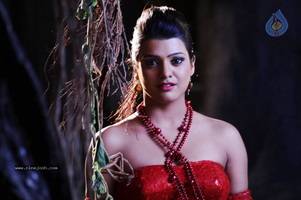 Tashu Kaushik New Spicy Gallery - 48 / 51 photos