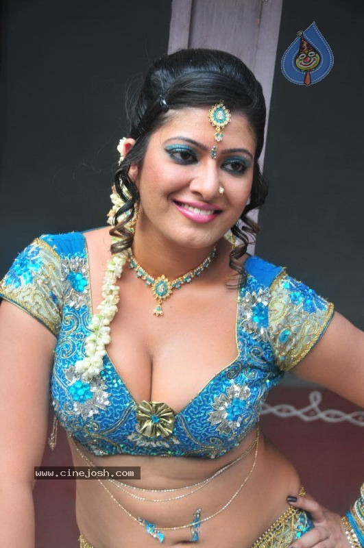 Taslima Sheik Spicy Gallery  - 33 / 57 photos