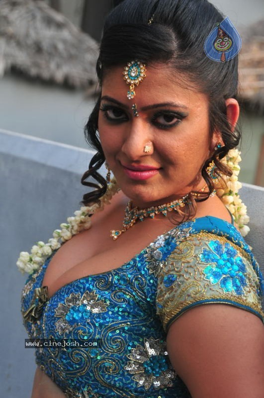 Taslima Sheik Spicy Gallery  - 42 / 57 photos
