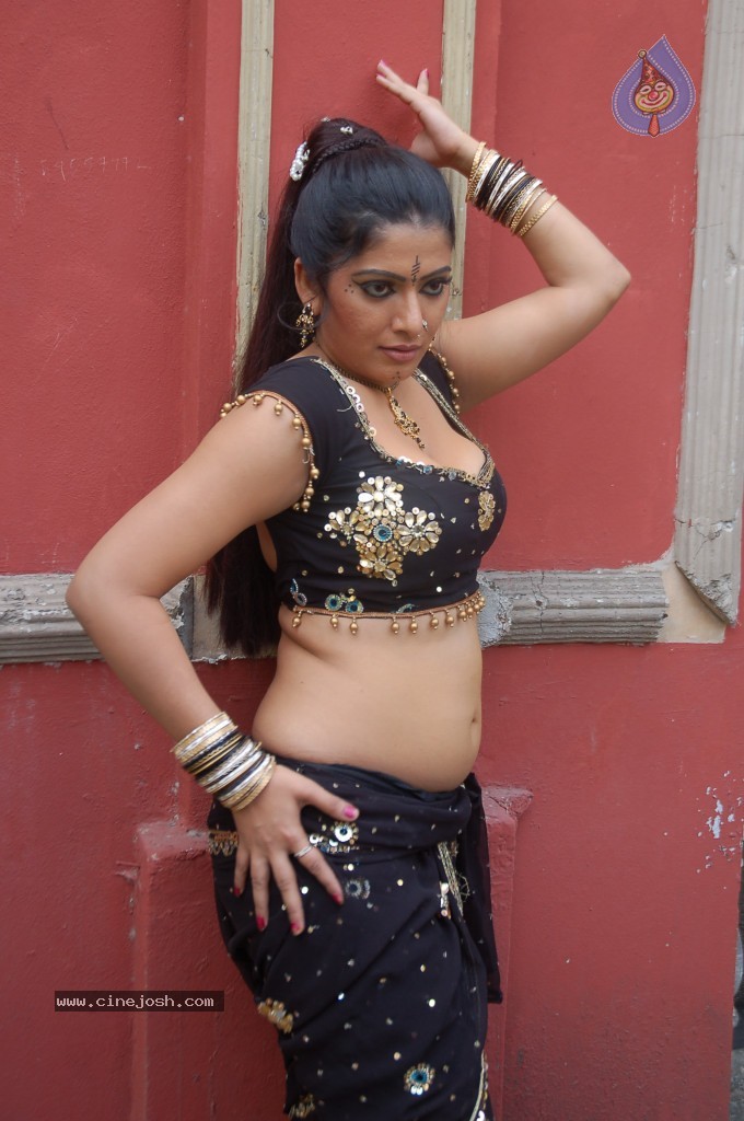 Taslima Sheik Spicy Stills - 12 / 97 photos