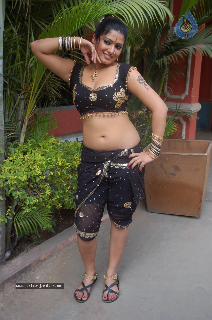 Taslima Sheik Spicy Stills - 13 / 97 photos