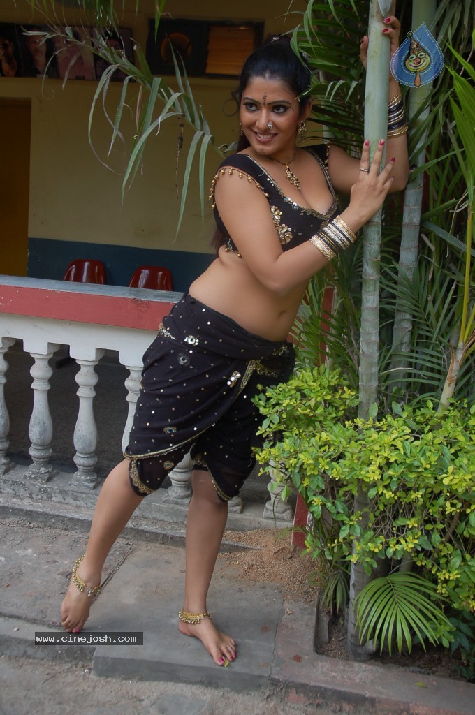 Taslima Sheik Spicy Stills - 23 / 97 photos