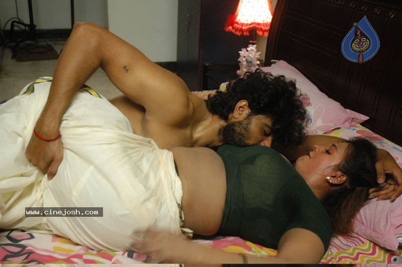 Thappu Tamil Movie Spicy Stills - 15 / 20 photos