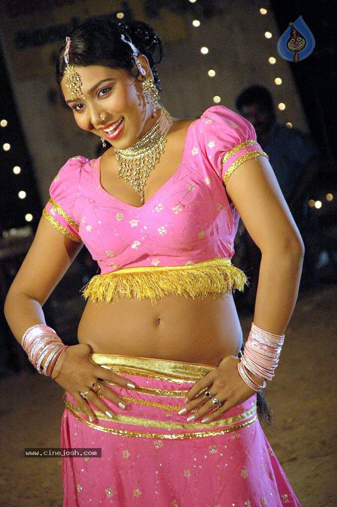 Thenmozhi Thanjavur Movie Hot Stills - 23 / 52 photos