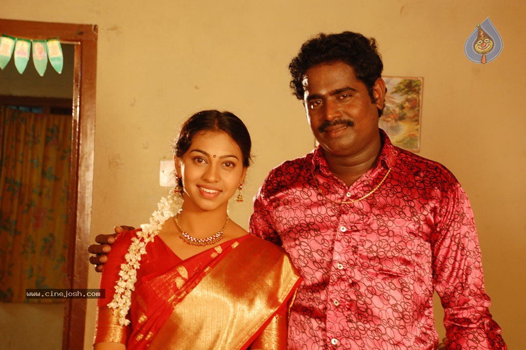 Thenmozhi Thanjavur Movie Hot Stills - 26 / 52 photos