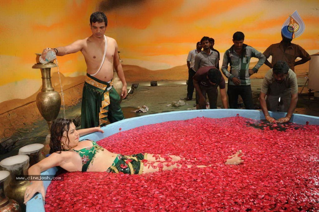 Tippaji Circle Item Song Shooting Stills - 2 / 12 photos