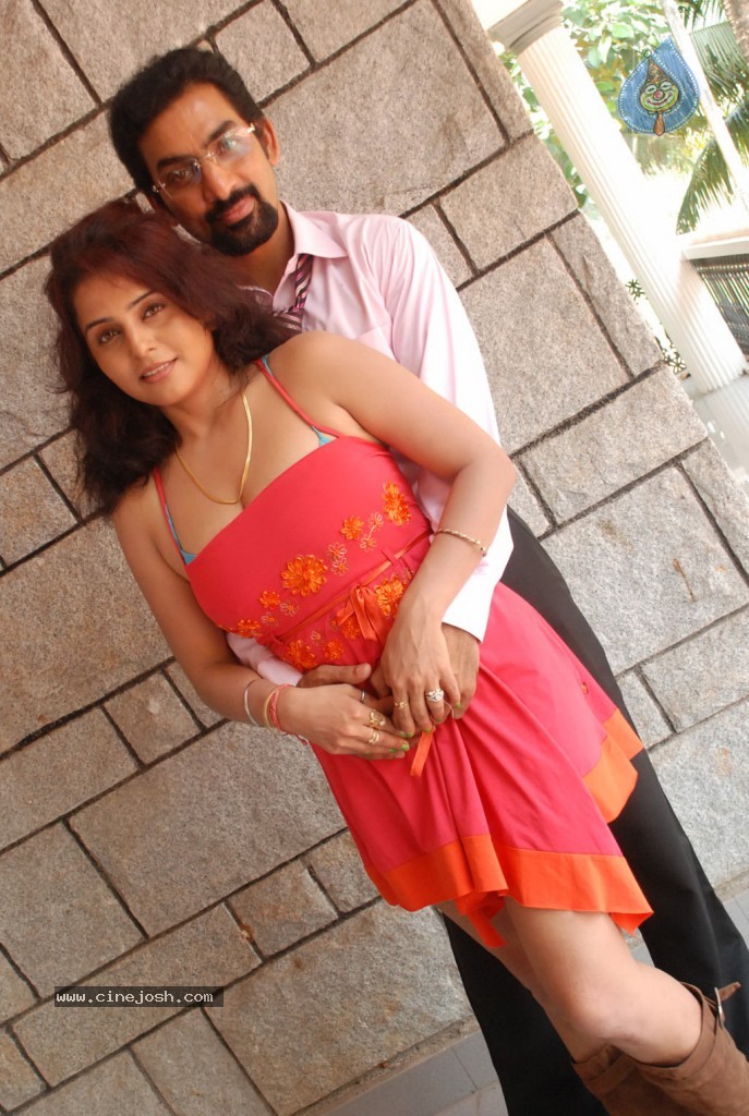 Uyir Ezhuthu Tamil Movie Spicy Stills - 47 / 65 photos