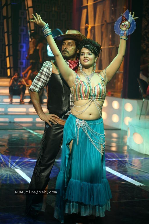 Veedinthe Movie Spicy Song Stills - 16 / 83 photos