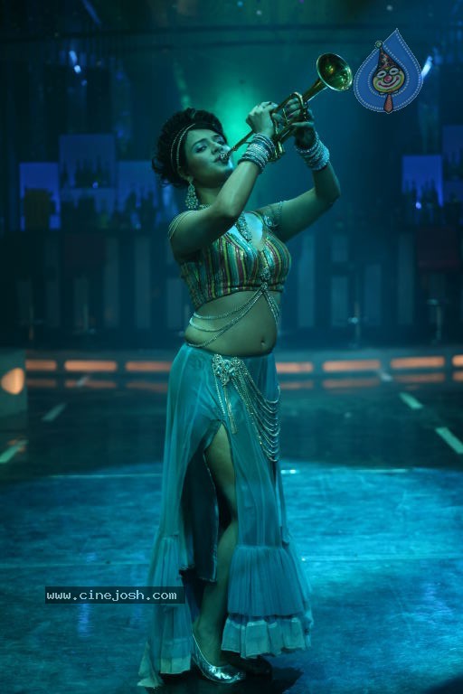 Veedinthe Movie Spicy Song Stills - 20 / 83 photos