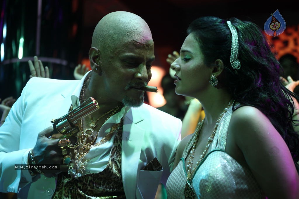 Veedinthe Movie Spicy Song Stills - 41 / 83 photos