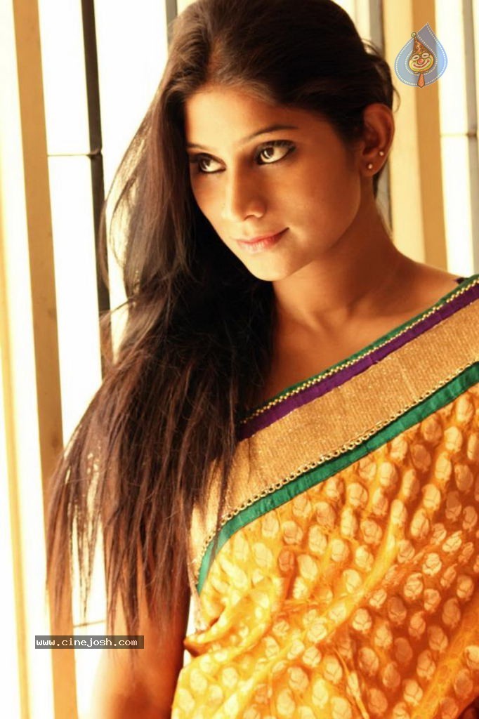 Vennilavin Arangetram Tamil Movie Spicy Stills - 16 / 45 photos