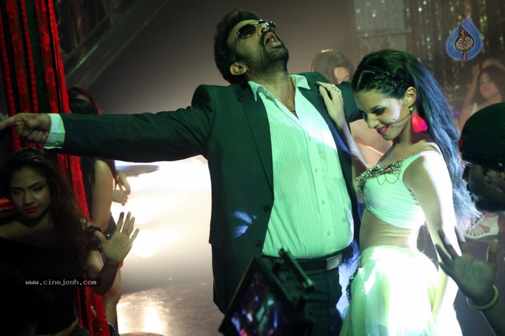 Vetadu Ventadu Movie Item Song Stills - 1 / 105 photos