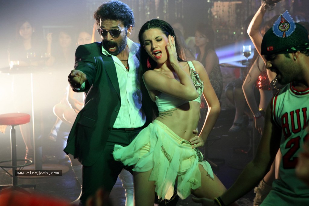Vetadu Ventadu Movie Item Song Stills - 12 / 105 photos
