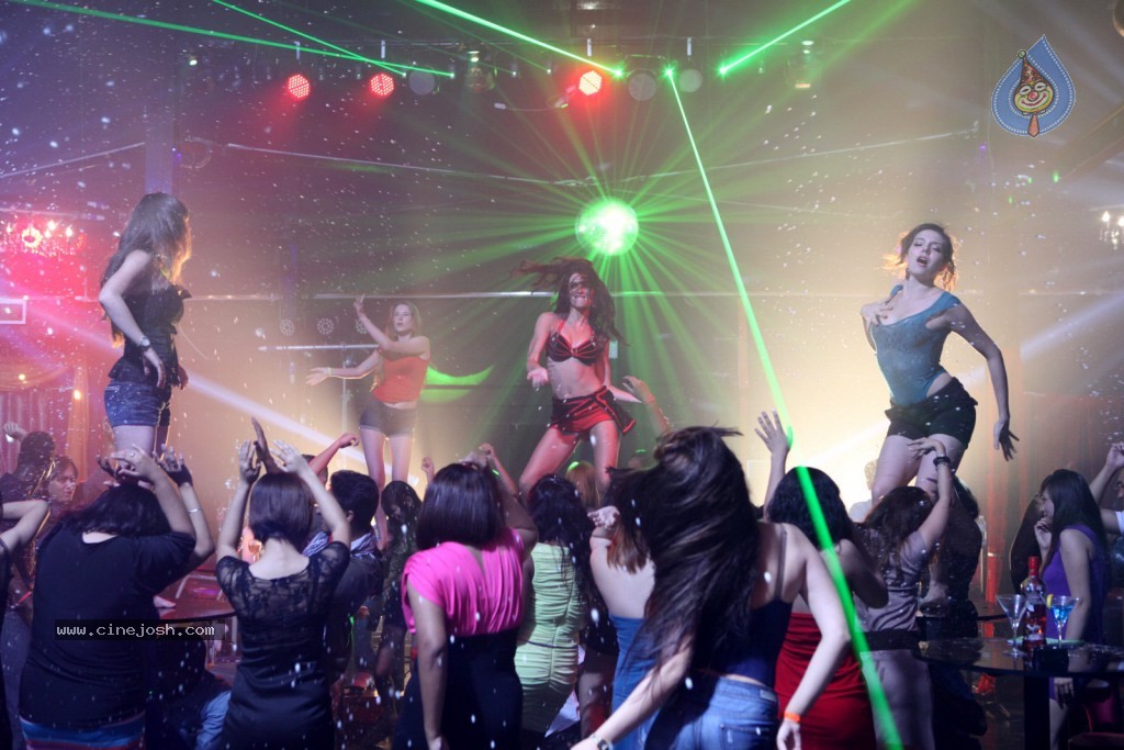 Vetadu Ventadu Movie Item Song Stills - 33 / 105 photos