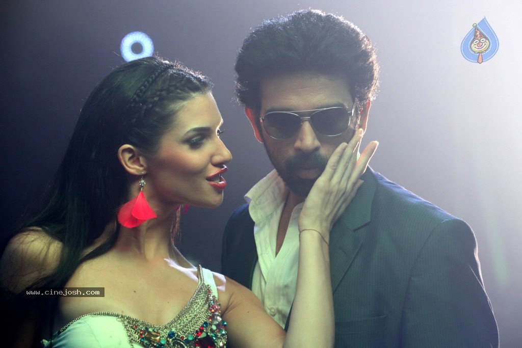 Vetadu Ventadu Movie Item Song Stills - 62 / 105 photos